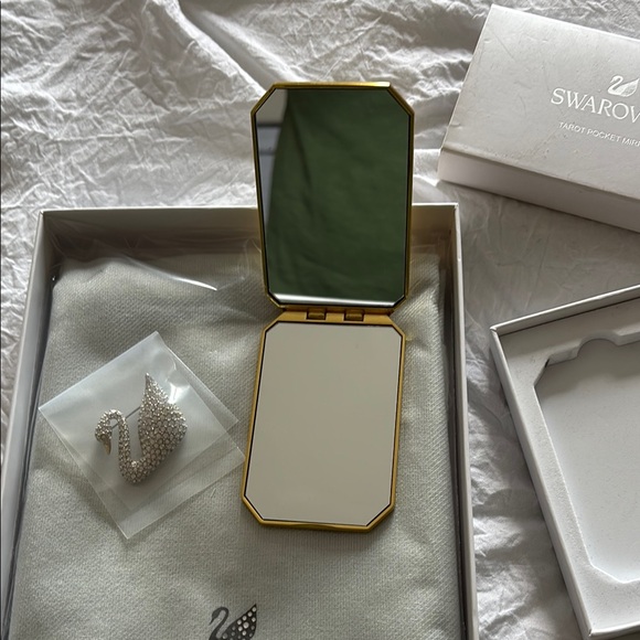 Swarovski White and Silver Scarf with Crystal Brooch and Evil Eye Compact. - Picture 2 of 5